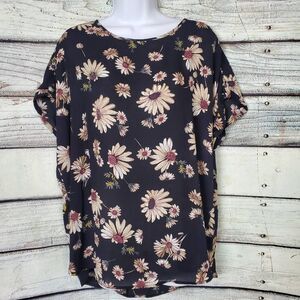 Maurices Women’s Blouse 0X Black Daisy Floral Short Sleeve Zip Back Top